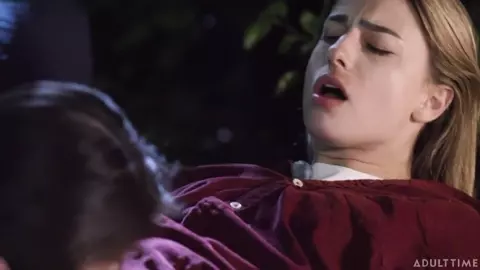 Kristen Scott & Whitney Wright Enjoying Lesbian Sex in Forest