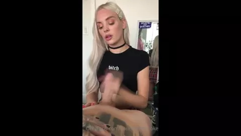 Courtneyysmoke Nude Facial Cumshot