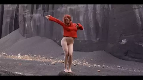 Ariel - Lady In Red