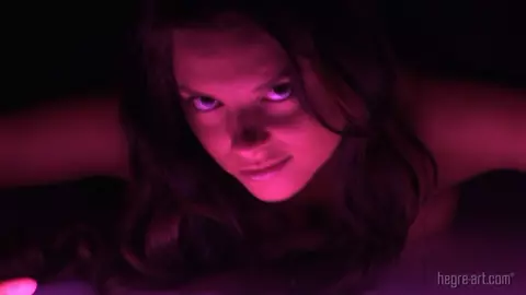 Stasha â€“ Neon Light