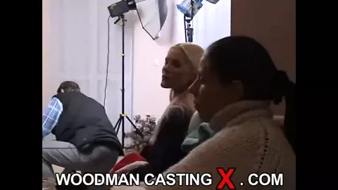 Pokahontas & Saskia Bts Sofa 1 3