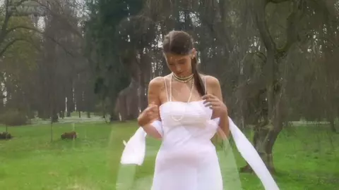 Evas Garden - Lizzie: Before Wedding