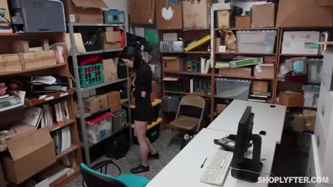 Shoplyfter, Case About Skinny Brunette