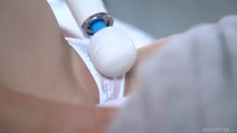 Leggy Babe Truly Enjoys Sex
