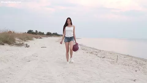 Beauty And Sea, Posing Video