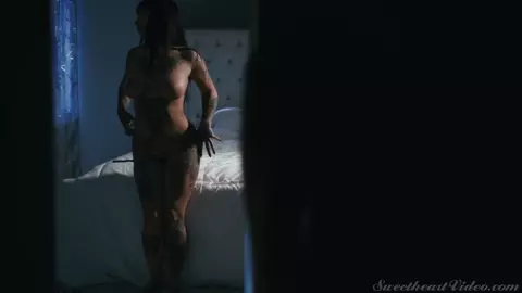 Girls Kissing Girls, Peeping Wifey
