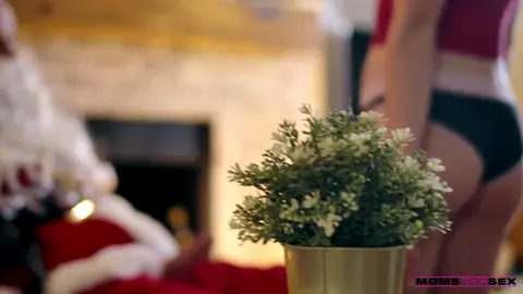 Borrow The Santa's Suit, 4K