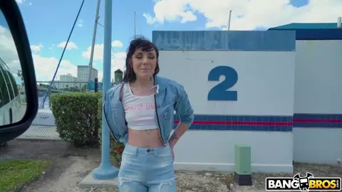She's Promised A Lot Of Money To Get Fucked And Do Anal