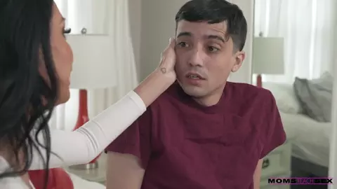 Mommy Knows Raw Fuck Feels Better