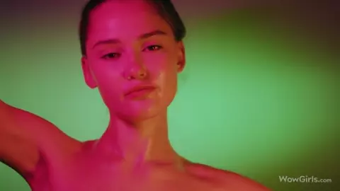 Flashing Colors Of Slippery Hot