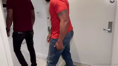 A Deep Miami Welcome