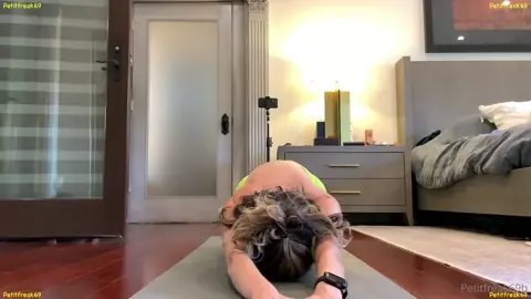 Adriana Vasquez - Riding Bull Cock On The Yoga Mat