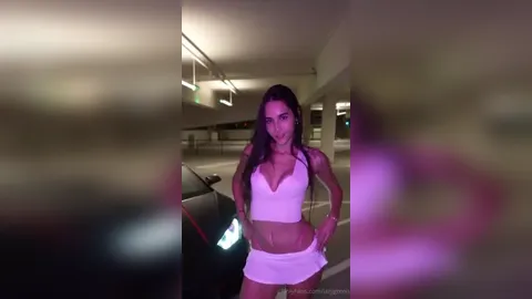 Izzy Green Nude Parking Dancing Onlyfans Video Leaked