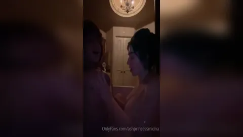 Bishoujomom And Ashprincessmidna Nude Bath Lesbian