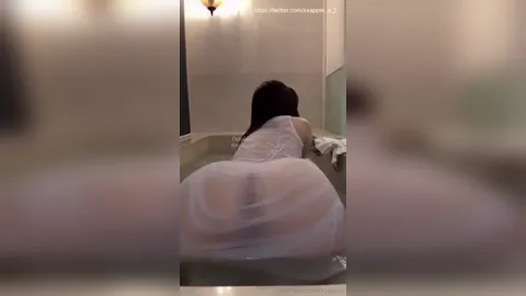 Xxapple_e See Through Wet Shower Twerking PPV
