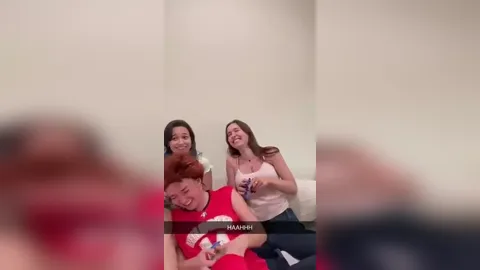 Sofia Gomez With Sophieraiin And A Flat Friend