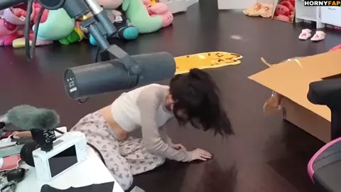 Emiru Trying To Somersault