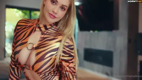 Mia Malkova Nude Halloween Cosplay Try On