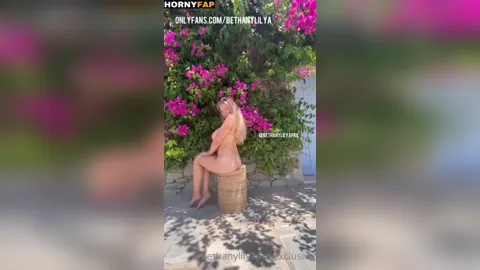 Beth Lily Full Nude Outdoor Photoshoot