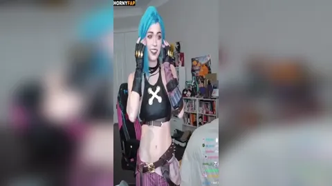Emiru Sexy Jinx Cosplay