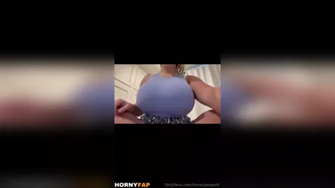 Honeyybeebby Nude Big Boob s Squeeze Onlyfans Video Leaked