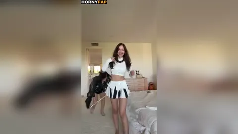 Sophie Mudd & Sofia Gomez Sexy Star Wars Strip Tease PPV Video Leaked