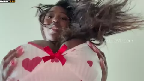 Ellie The Empress Close Up Boobs Tease Video Leaked