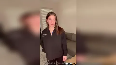 Megan McCarthy Sweatsuit Strip Onlyfans Video Leaked