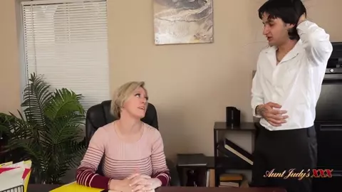 dee williams - busty boss lady fucks her lazy intern